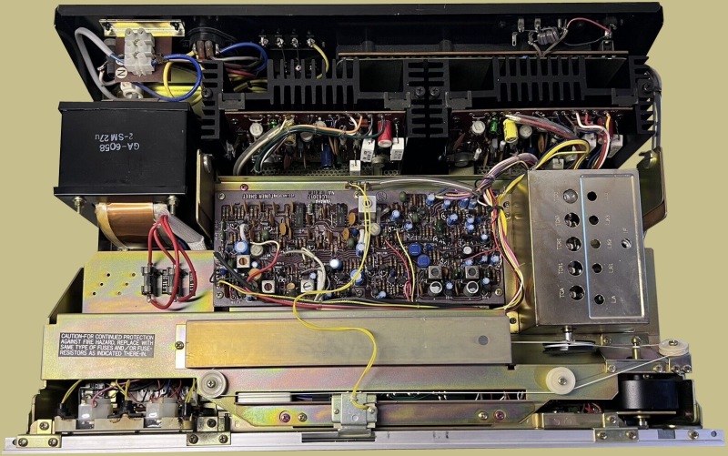 Yamaha CR-1000 Inside